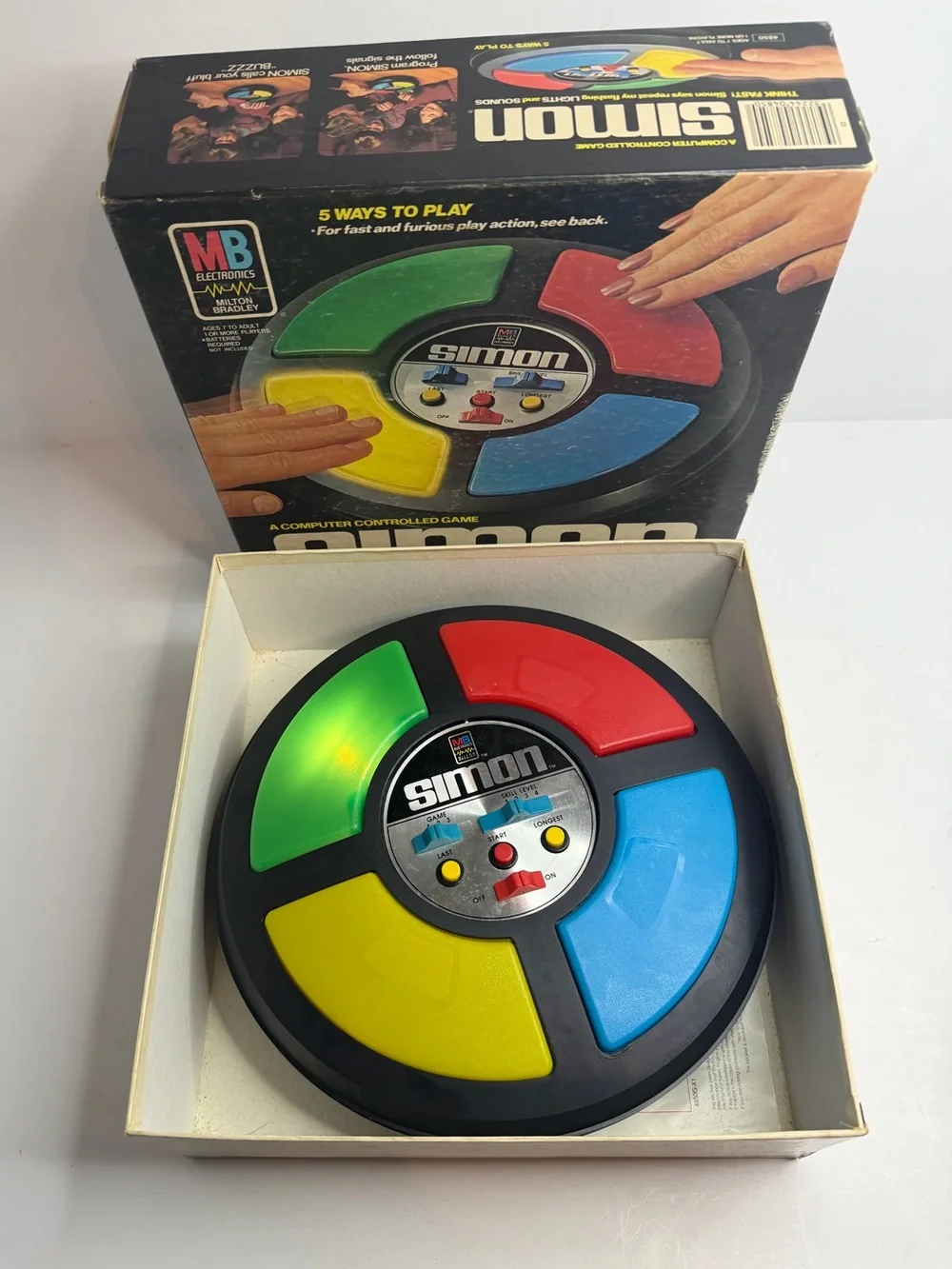 Milton Bradley SIMON Electronic Game - Complete In Box, Tested & Works! 1978